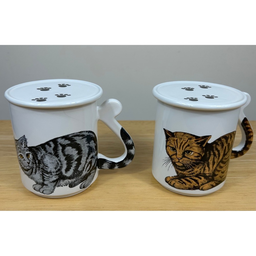 VTG Tabby Cat Tail Handle Mugs Set/2 Paw‎ Print Lids Kitsch 80s Japan Porcelain